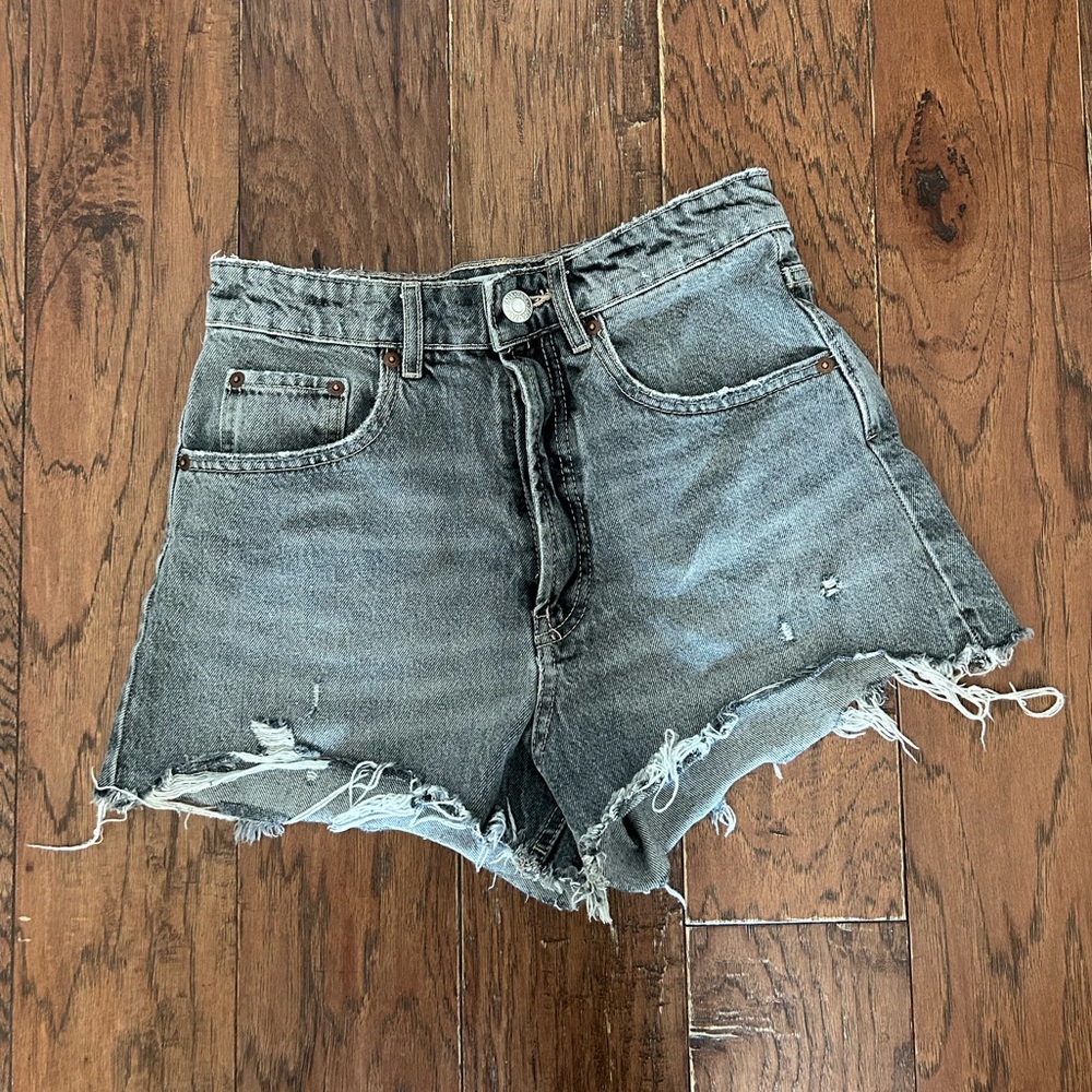 Zara ripped jean shorts